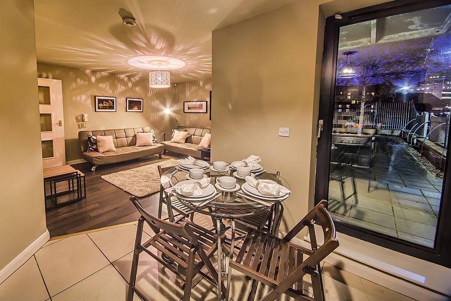 1 Pottinger's Quay, 25 Short Strand