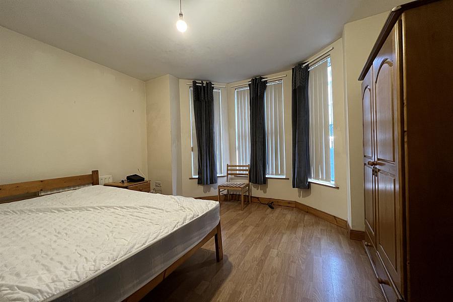 1, 40 Fitzroy Avenue