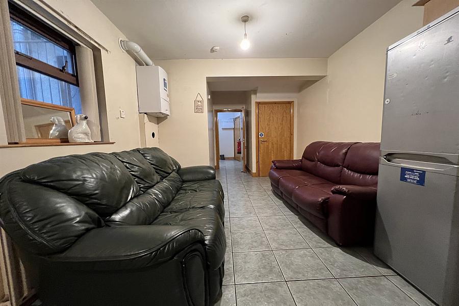 1, 40 Fitzroy Avenue