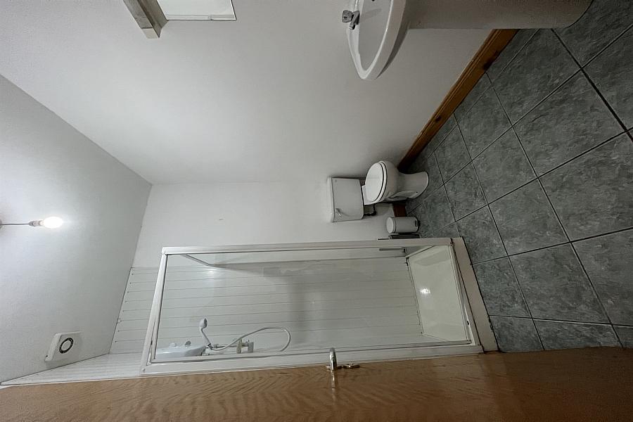 1, 40 Fitzroy Avenue