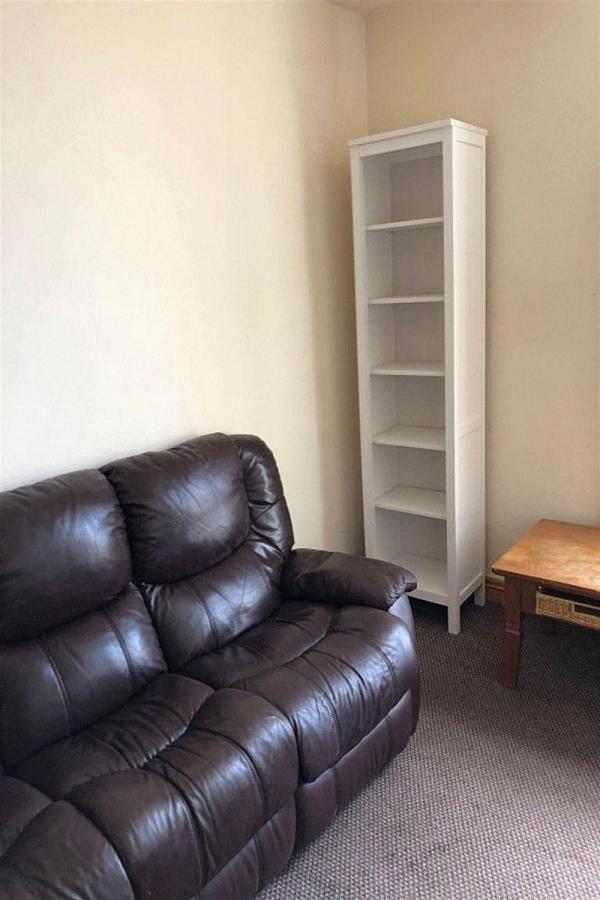 2, 40, Cromwell Road