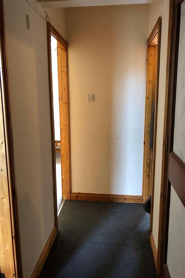 2, 40, Cromwell Road