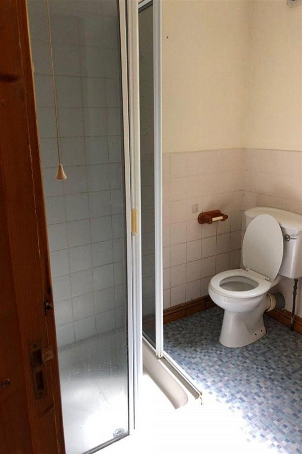 2, 40, Cromwell Road