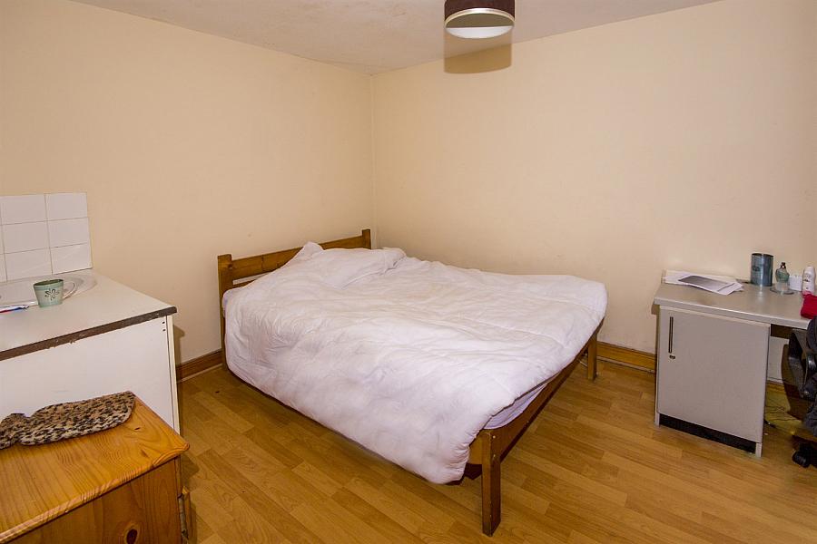 2, 40 Fitzroy Avenue