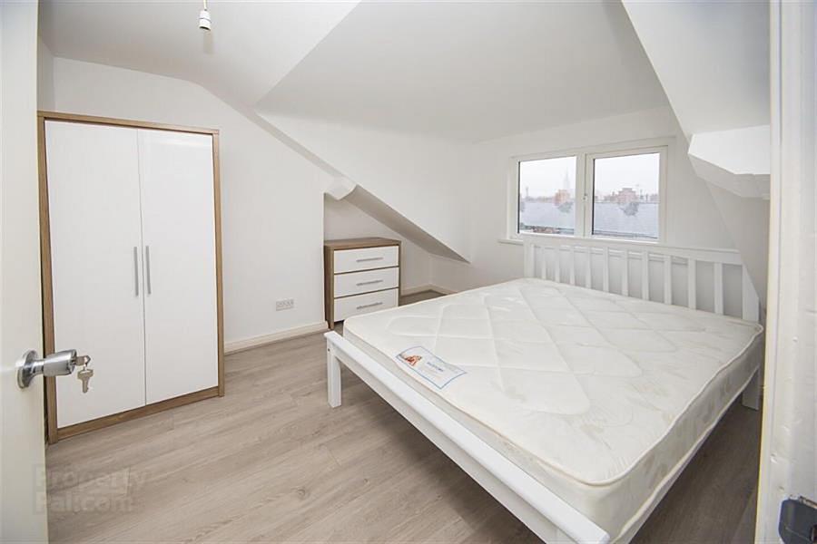 3 College Place North