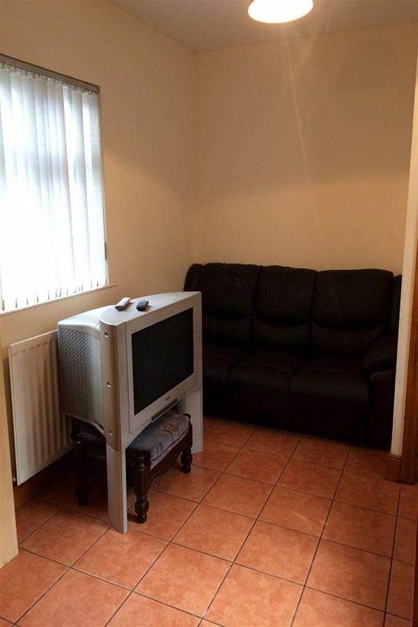 2, 28 Lawrence Street