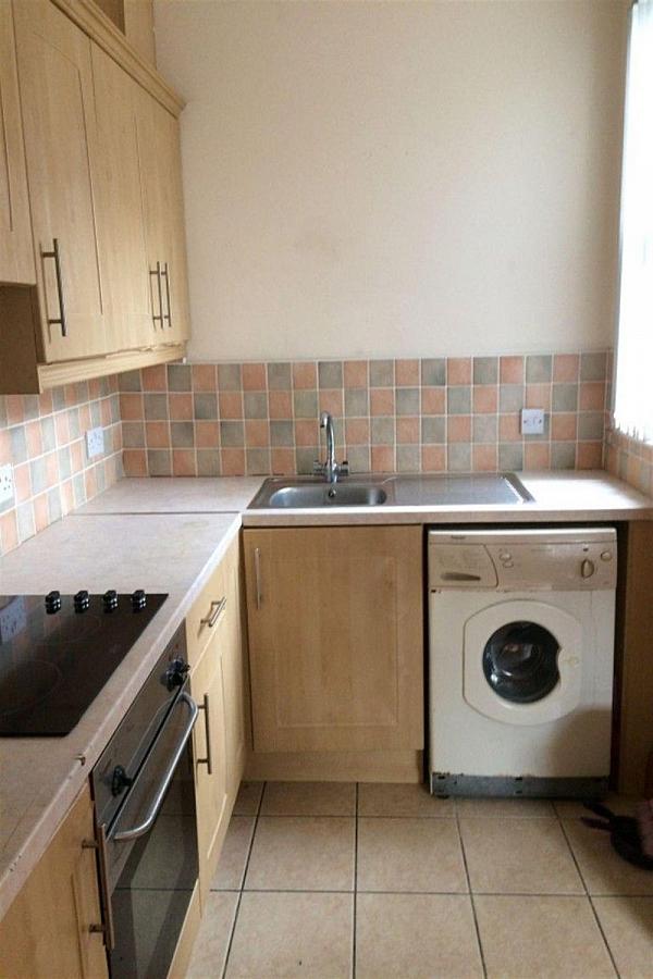 2, 28 Lawrence Street