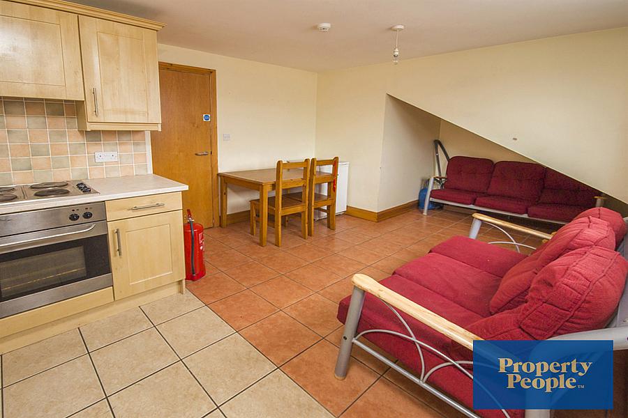 4, 28 Lawrence Street