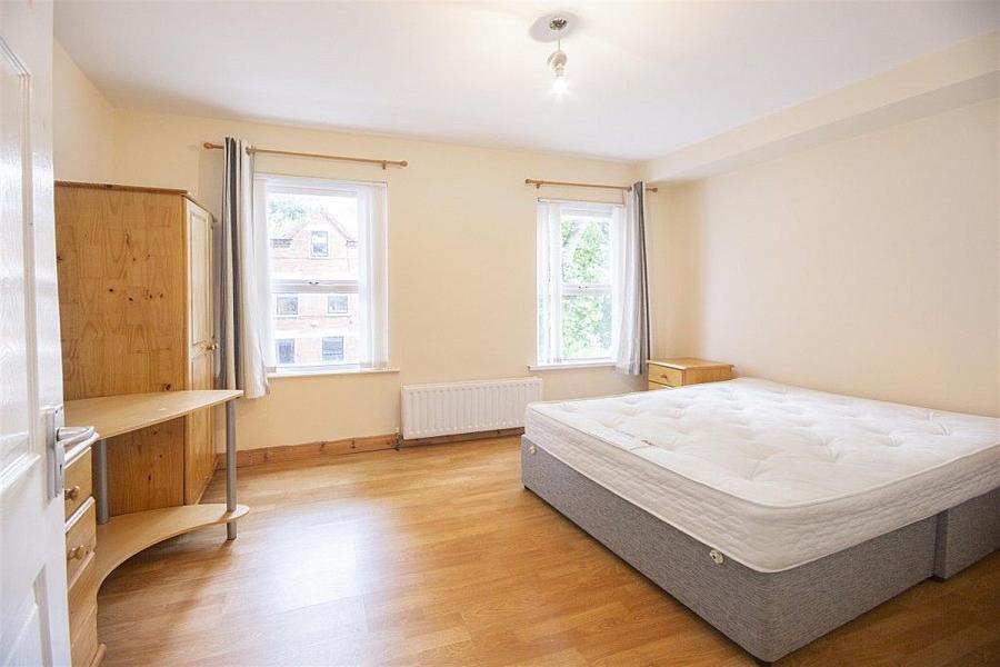 17 Collingwood Avenue