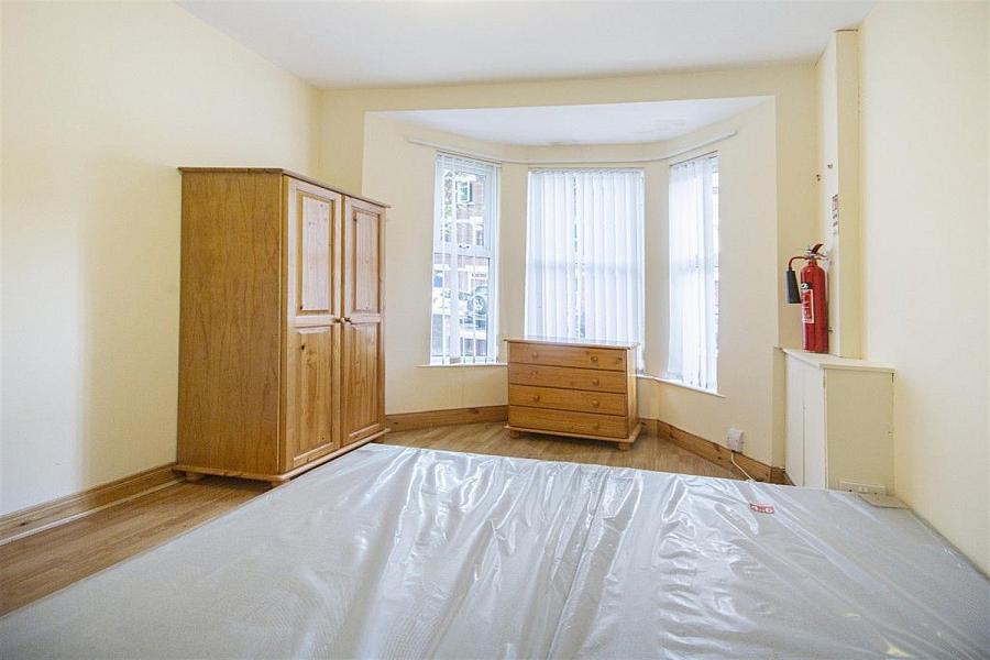 17 Collingwood Avenue