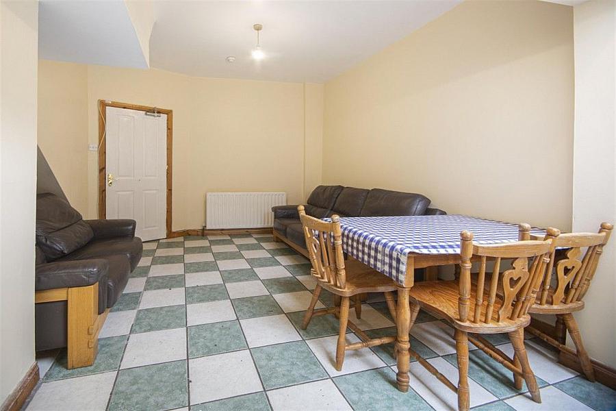 17 Collingwood Avenue