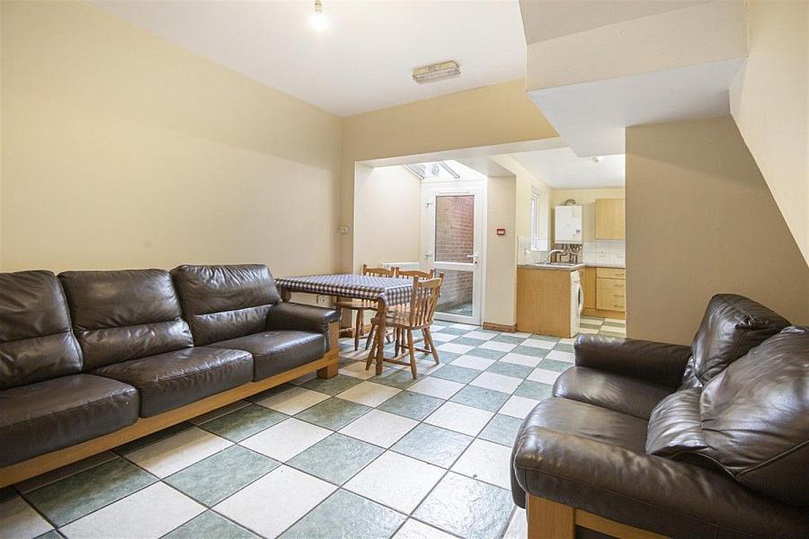 17 Collingwood Avenue