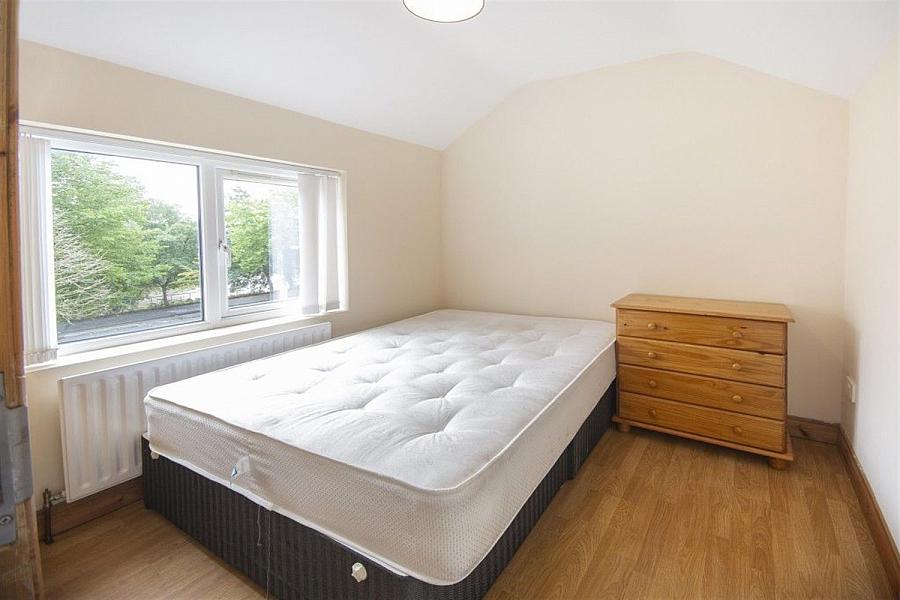 17 Collingwood Avenue