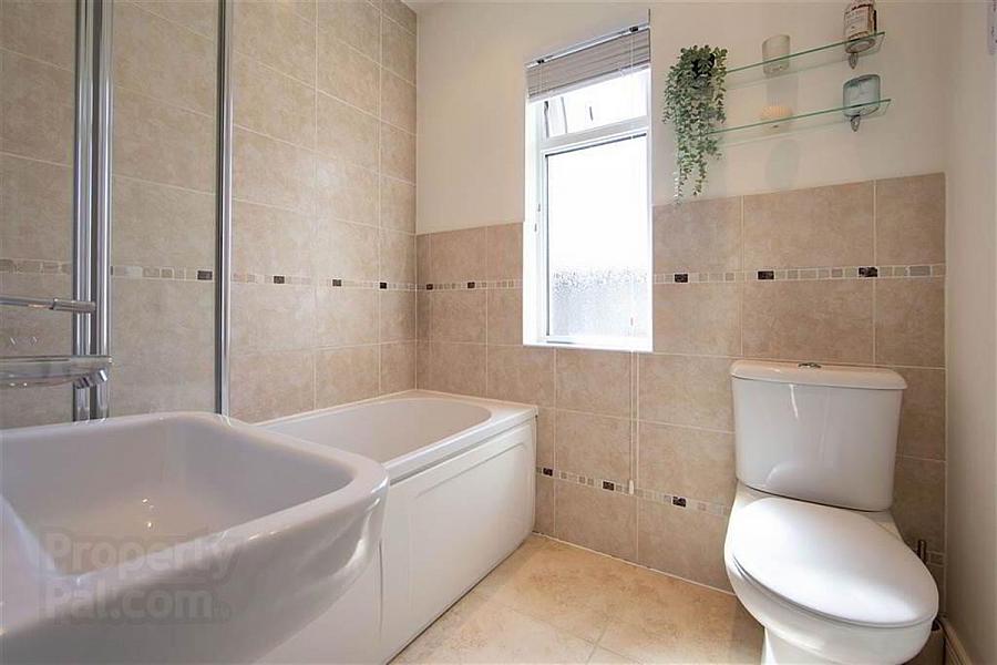 81 Ravenscroft Avenue