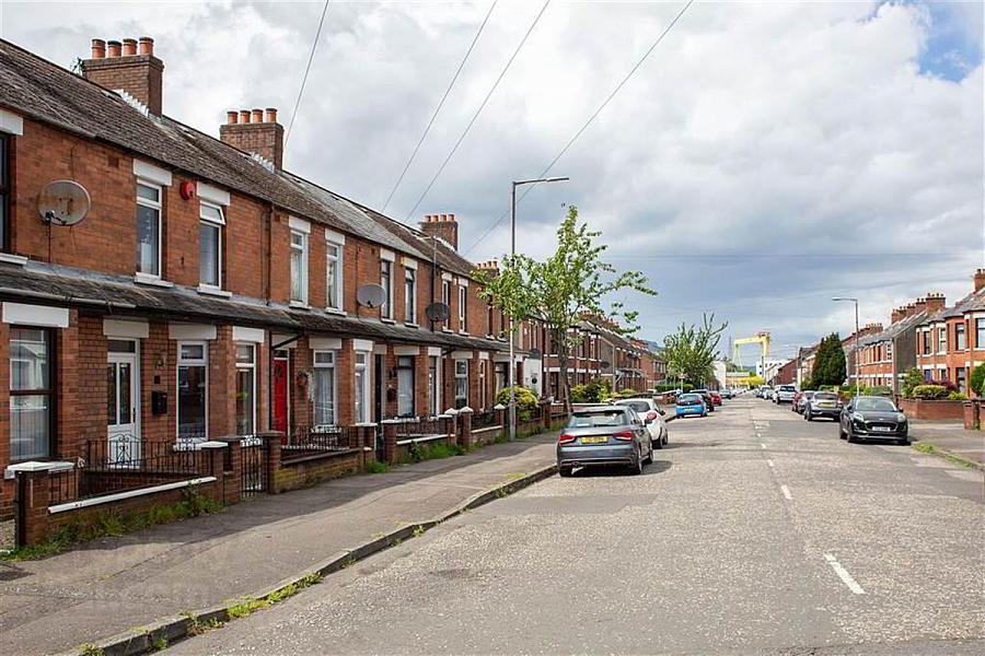 81 Ravenscroft Avenue