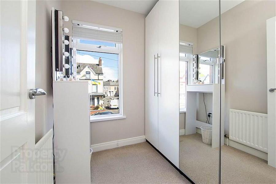 81 Ravenscroft Avenue