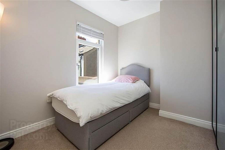 81 Ravenscroft Avenue