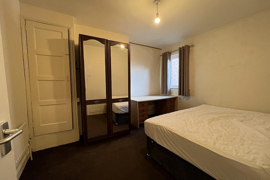 68 Rugby Avenue, Belfast