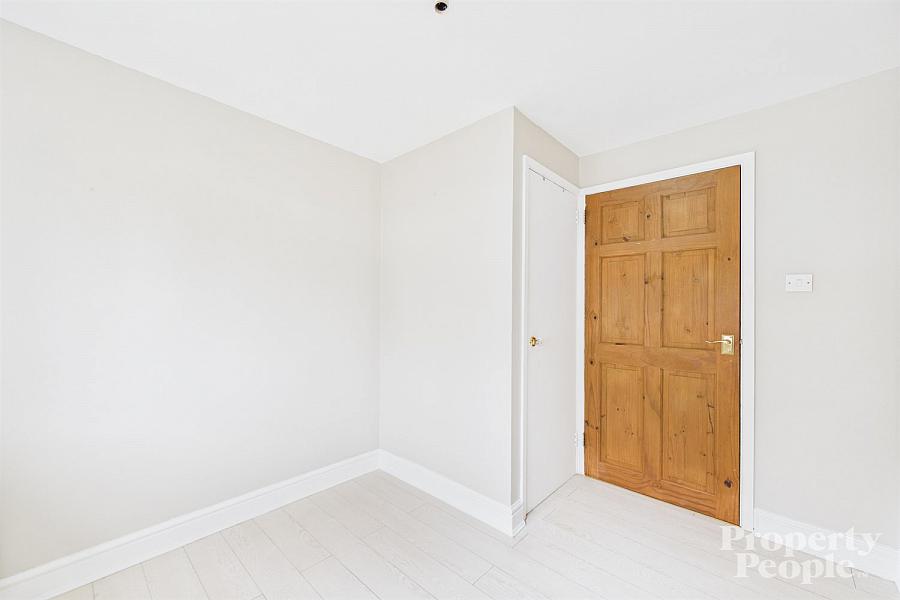 28 Woodbreda Park