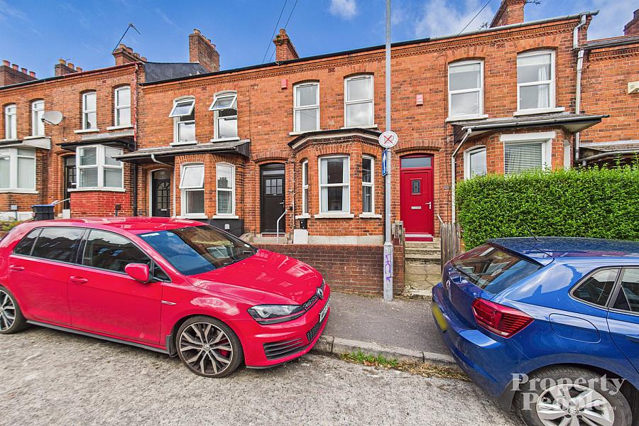 34 Sandhurst Gardens