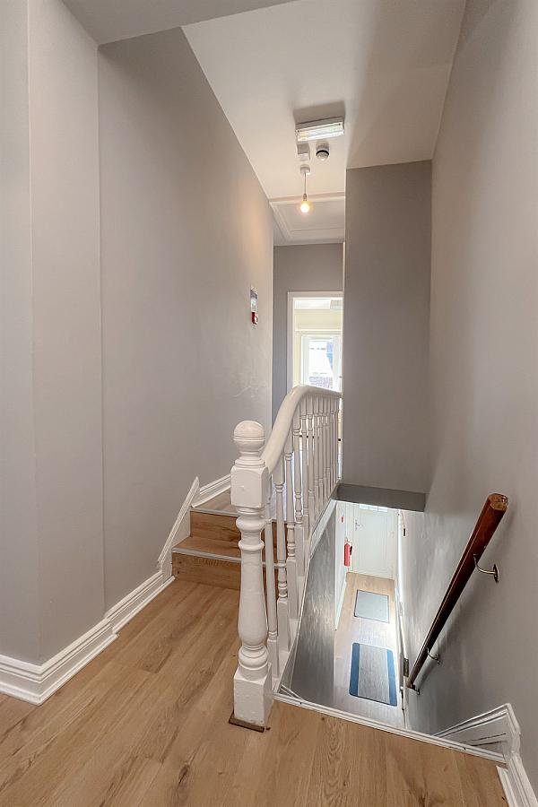 34 Sandhurst Gardens