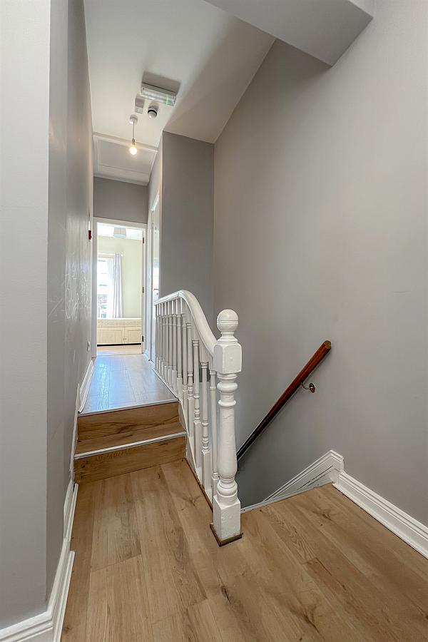 34 Sandhurst Gardens