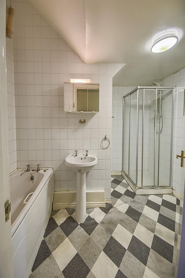 Flat 1, 21 Rugby Road