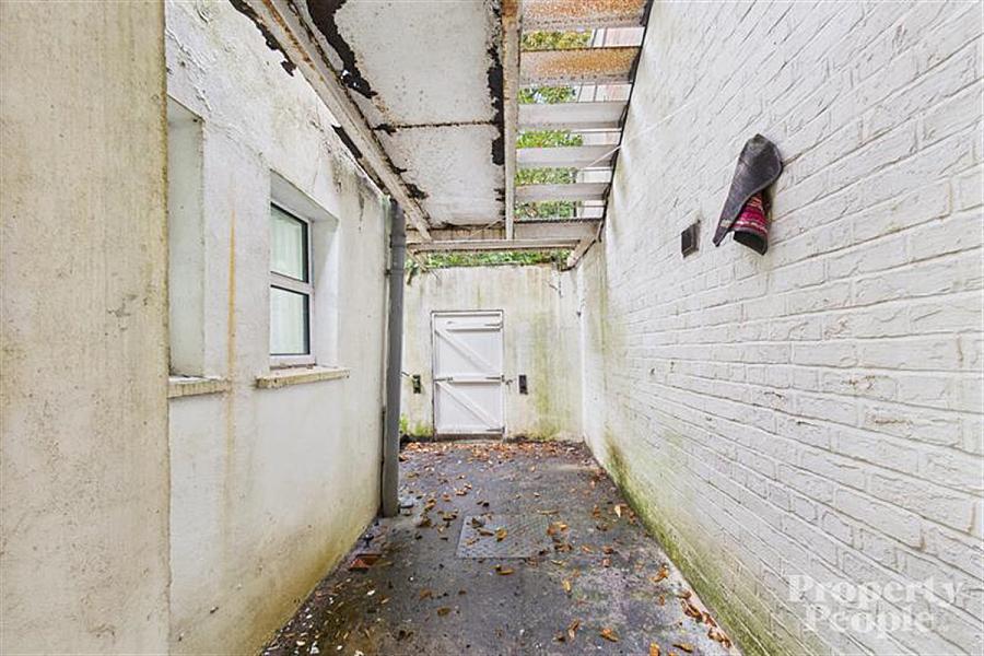 Apartment B, 28 Malone Avenue