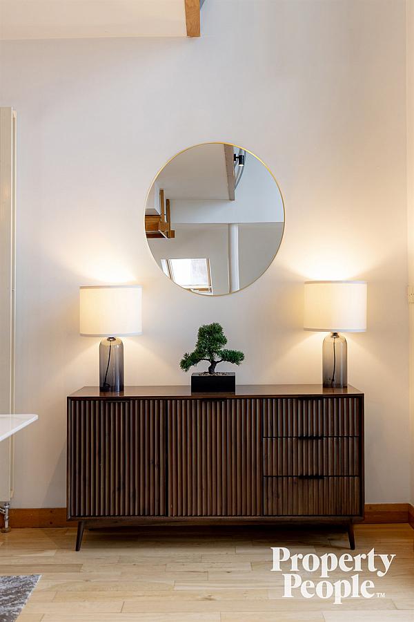 Apartment 17, Pottinger's Quay