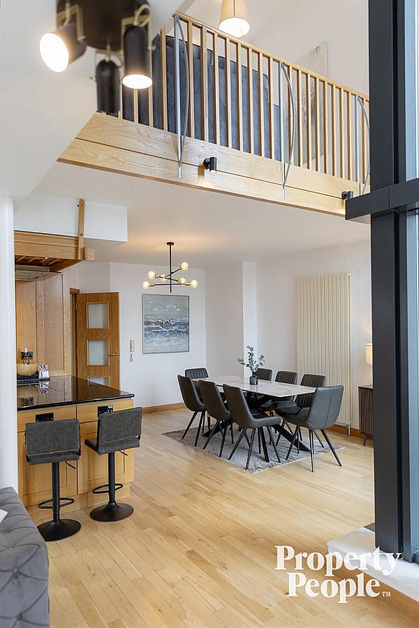 Apartment 17, Pottinger's Quay