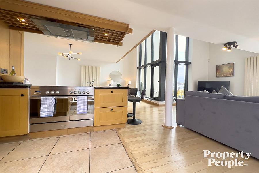 Apartment 17, Pottinger's Quay
