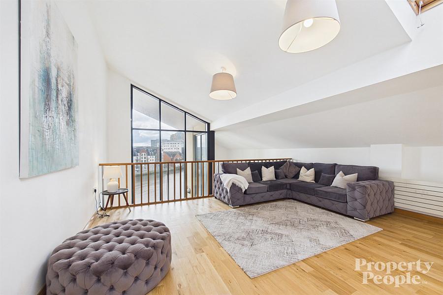 Apartment 17, Pottinger's Quay
