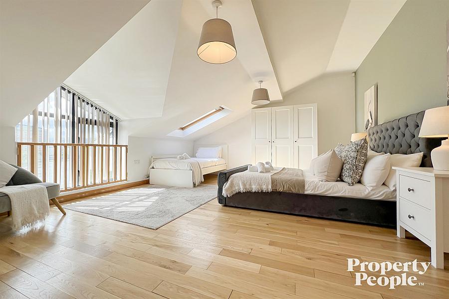 Apartment 17, Pottinger's Quay