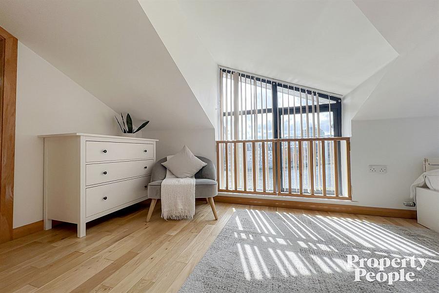 Apartment 17, Pottinger's Quay