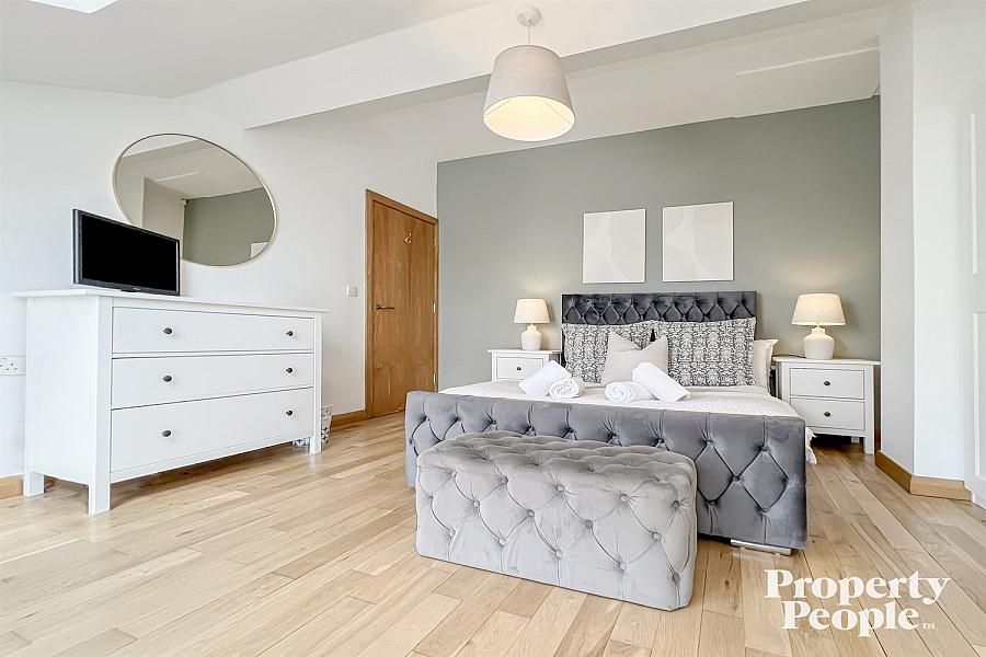 Apartment 17, Pottinger's Quay