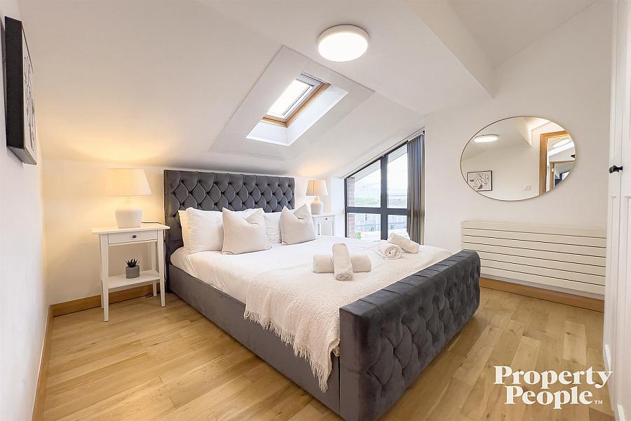 Apartment 17, Pottinger's Quay