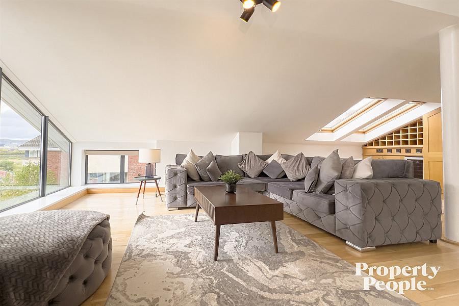 Apartment 17, Pottinger's Quay