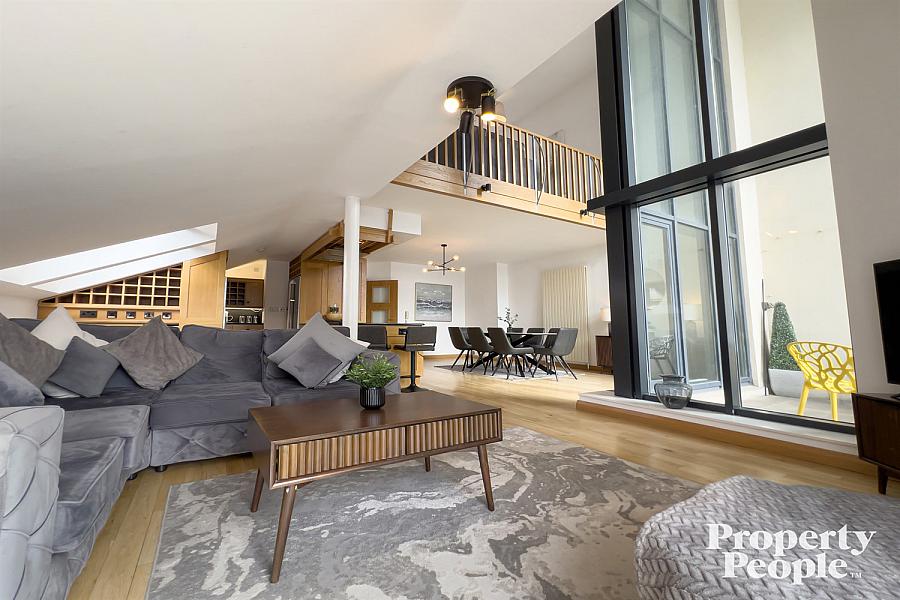 Apartment 17, Pottinger's Quay