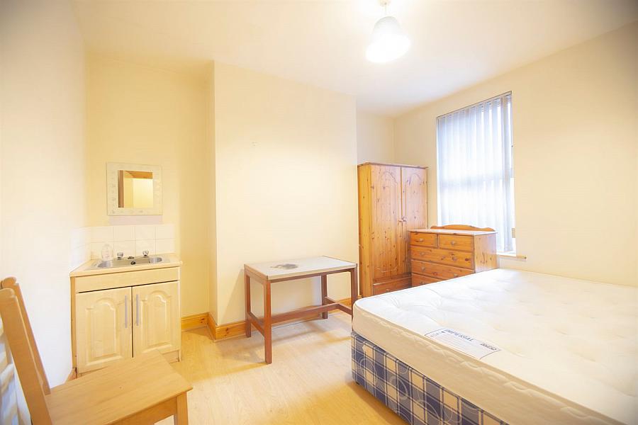 52 University Avenue