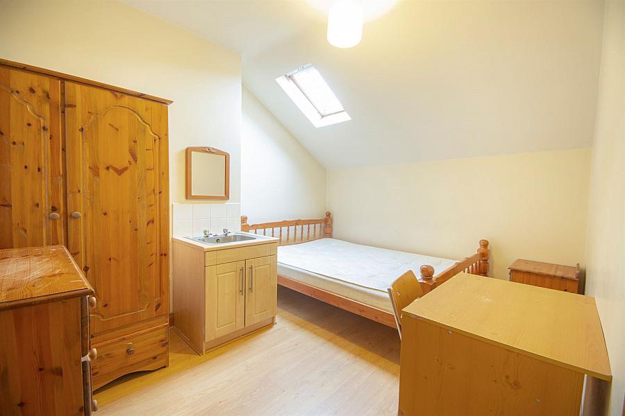 52 University Avenue