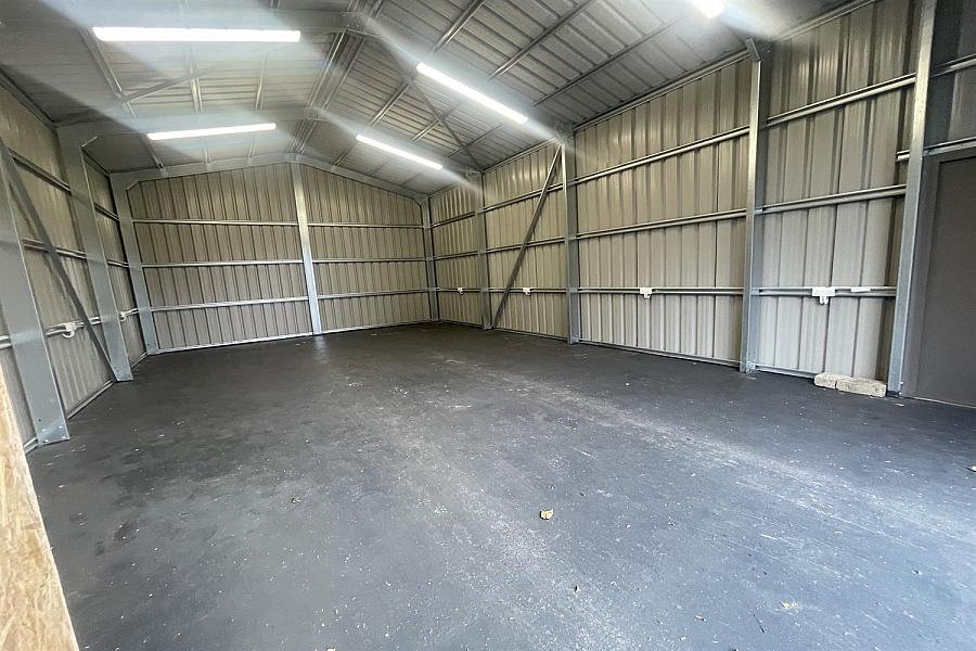 Commercial Yard And Shead, Favour Royal Road