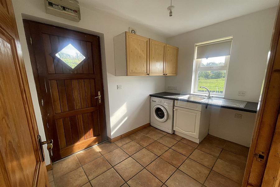 2 Tully Manor