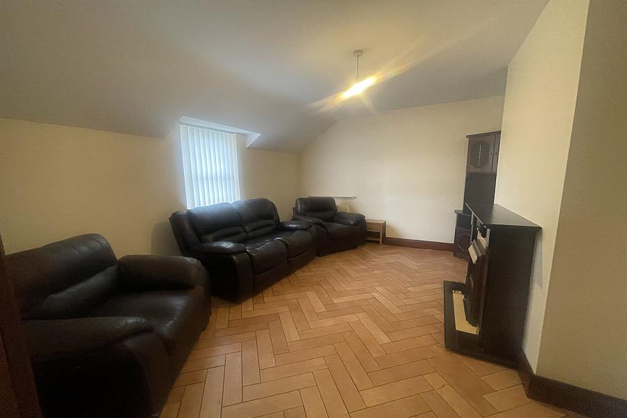 Flat 2, 63 Moore Street