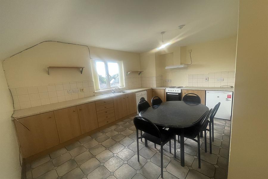 Flat 2, 63 Moore Street