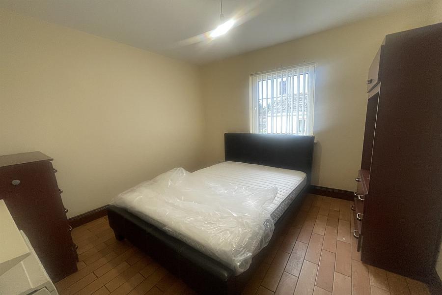 Flat 2, 63 Moore Street