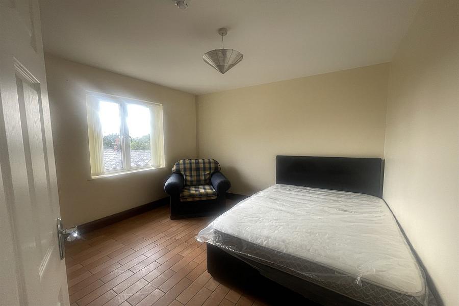 Flat 2, 63 Moore Street