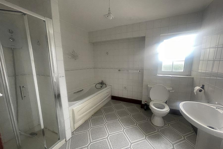 Flat 2, 63 Moore Street