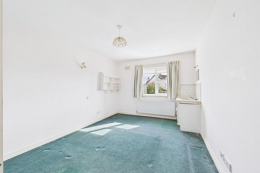 15/16 Aylesbury Lodge