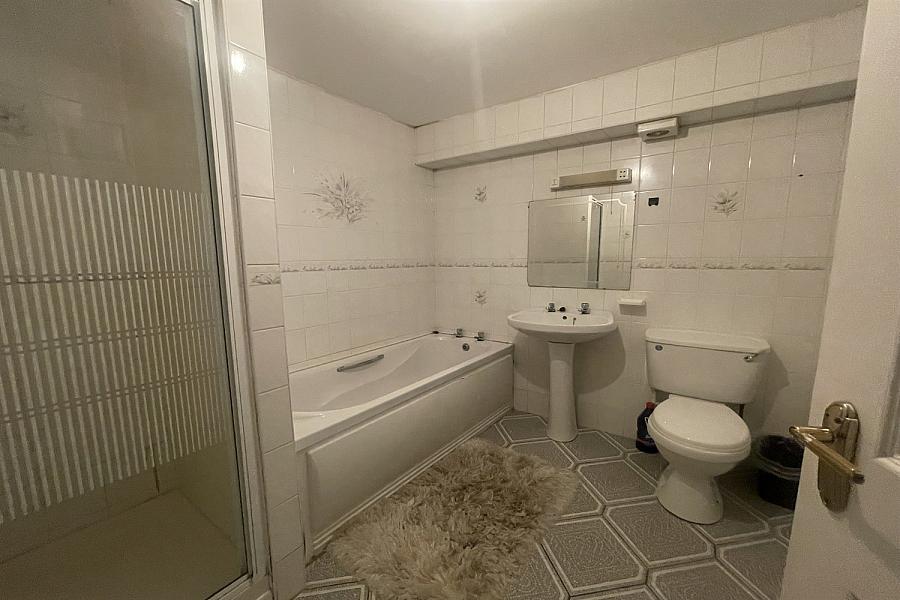 Flat 1, 63 Moore Street