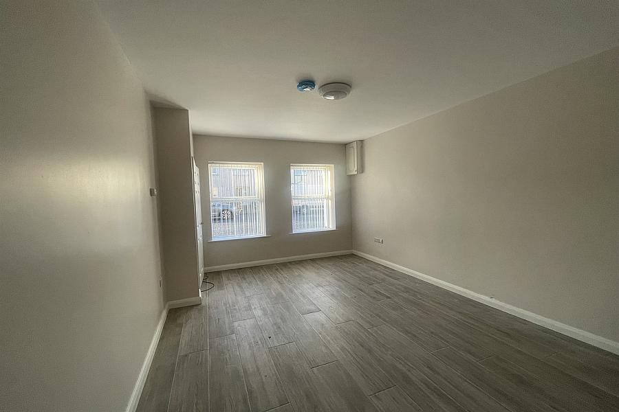 42 Main Street, Maguiresbridge